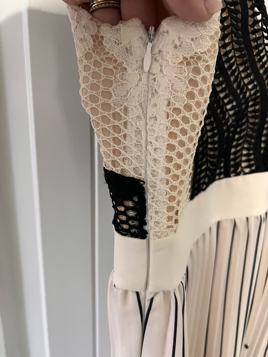 Foxiedox Hera Crochet Lace & Pleated Printed Midi Dress - Picture 10 of 10